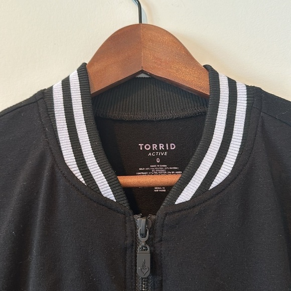 Torrid French Terry Long Sleeve Active Bomber Jacket size 0 - Picture 4 of 8